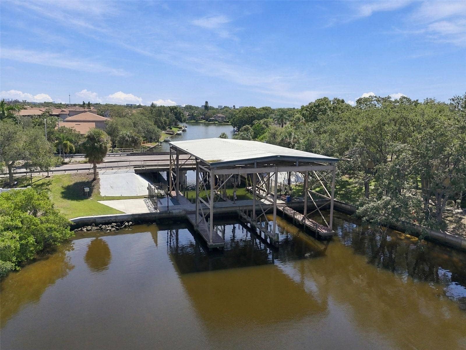 5406 E LONGBOAT, Tampa, FL 33615 Boat lift