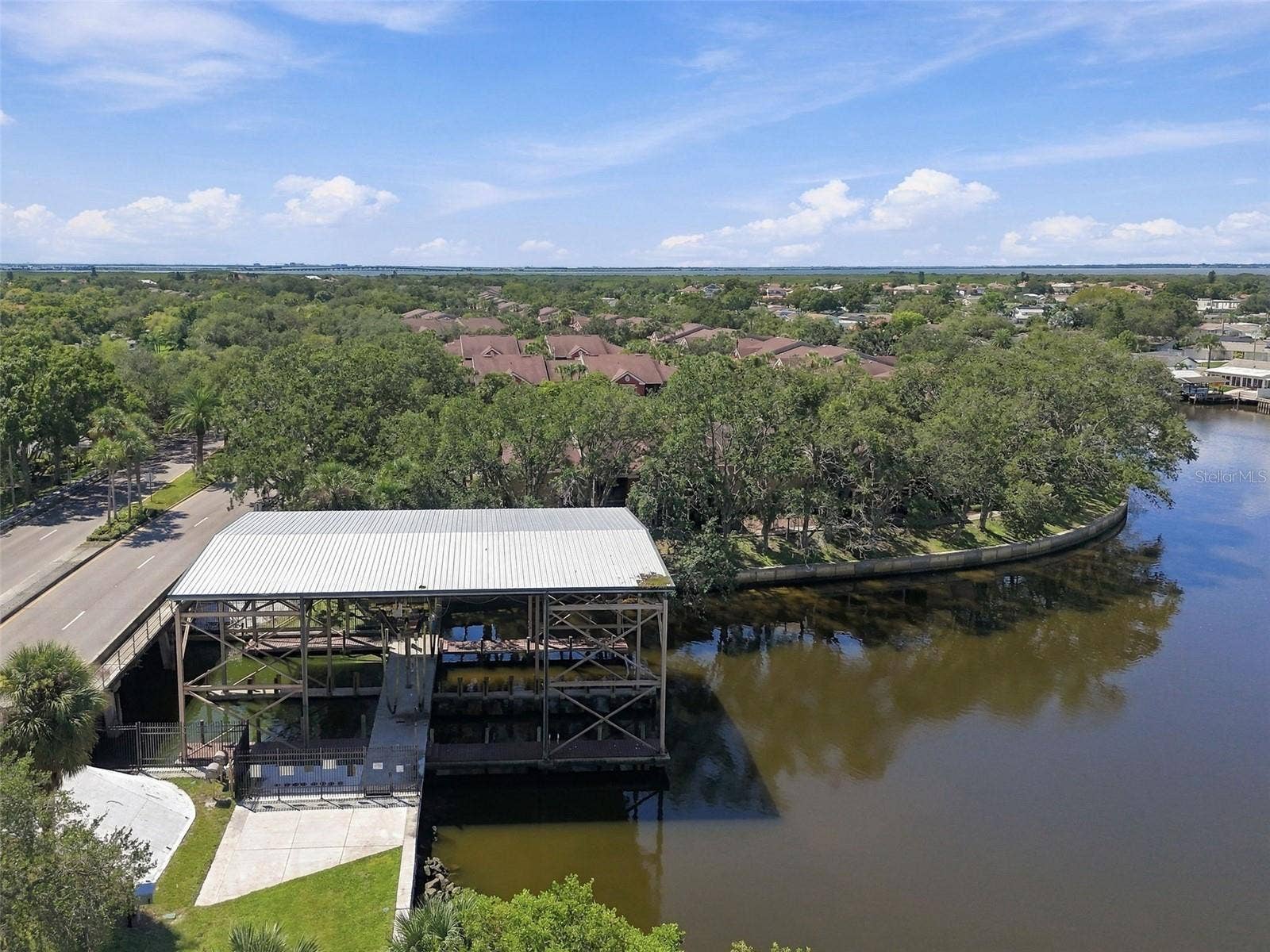 5406 E LONGBOAT, Tampa, FL 33615 Boat lift