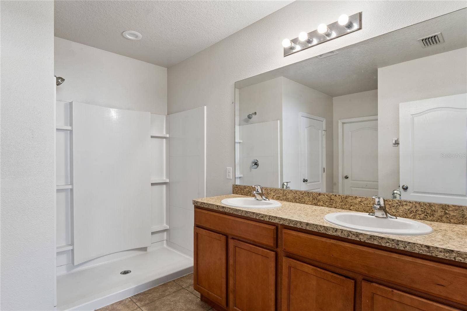 208 LONE DOVE LANE, Bradenton, FL 34212 208 LONE DOVE LANE, Bradenton, FL 34212