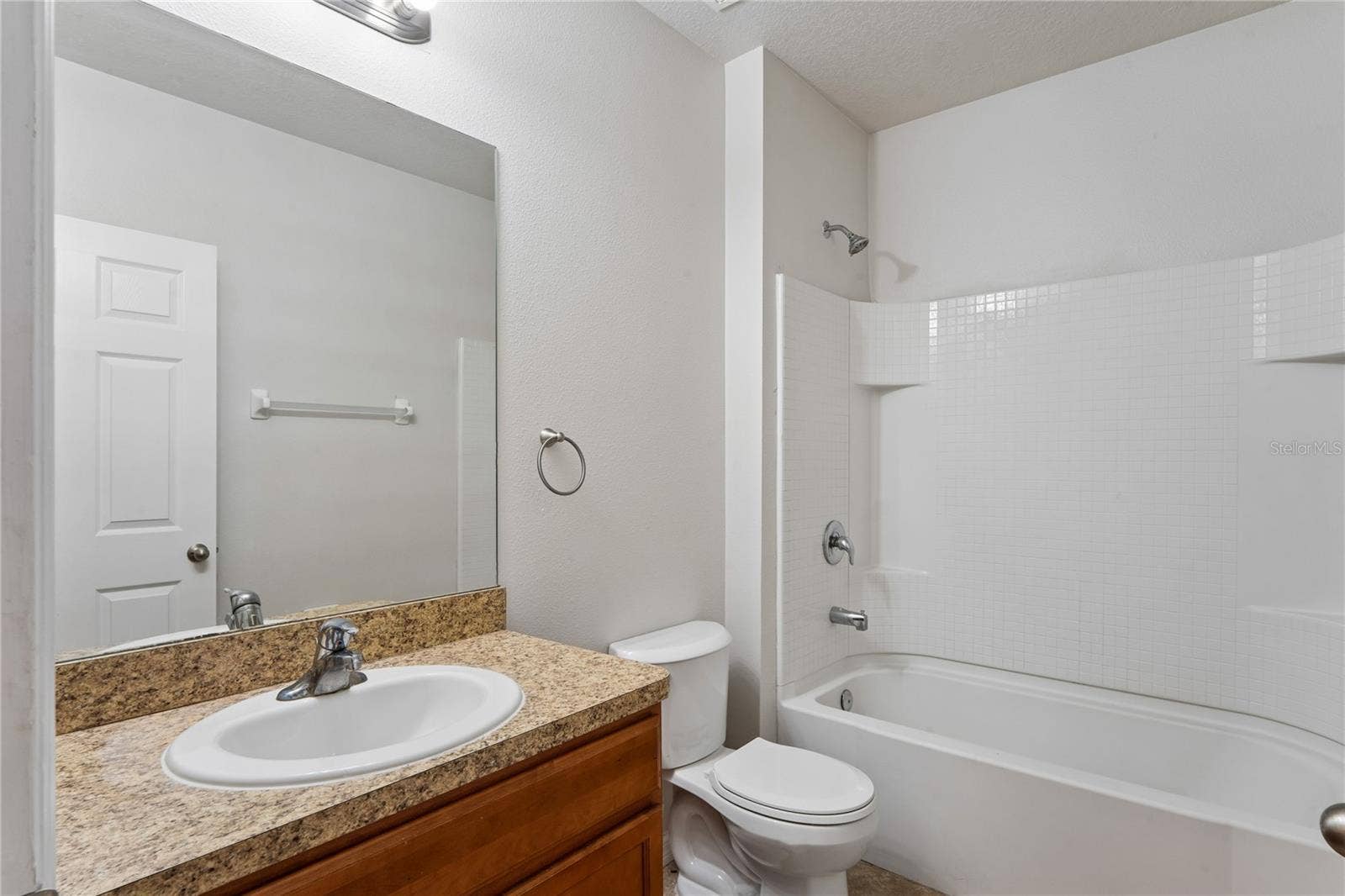 208 LONE DOVE LANE, Bradenton, FL 34212 208 LONE DOVE LANE, Bradenton, FL 34212