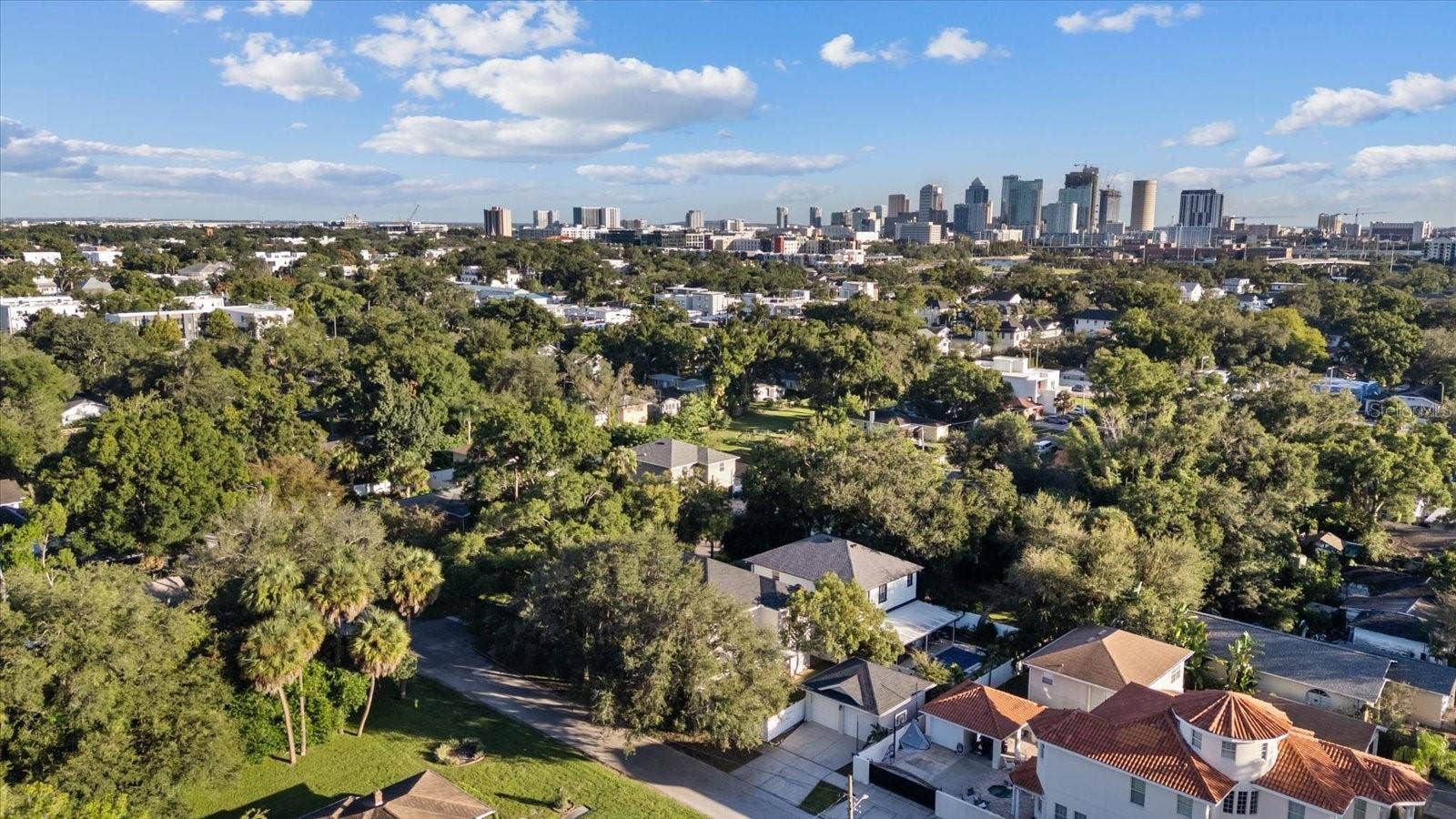 2722 N MYRTLE AVENUE, Tampa, FL 33602