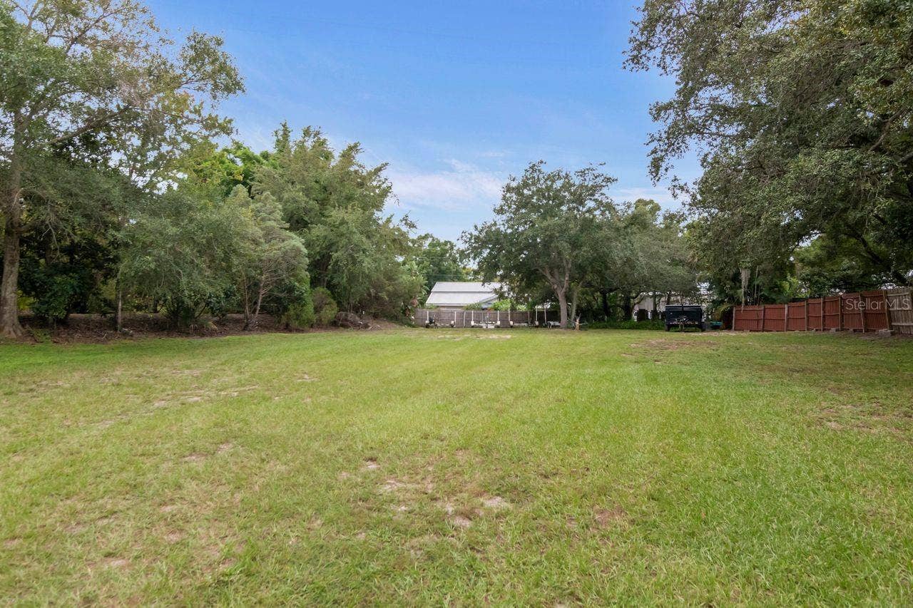109 OLD OAK LANE, Palm Harbor, FL 34683 Storage