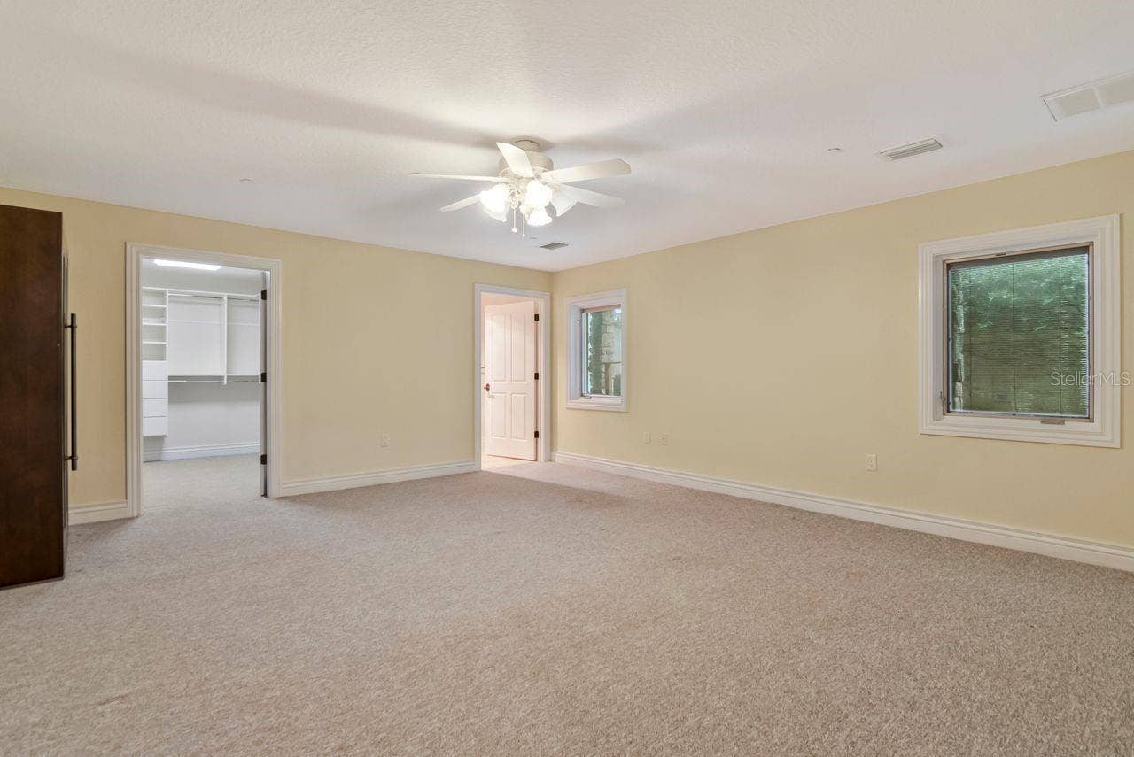 109 OLD OAK LANE, Palm Harbor, FL 34683 In law suite. Downstairs.