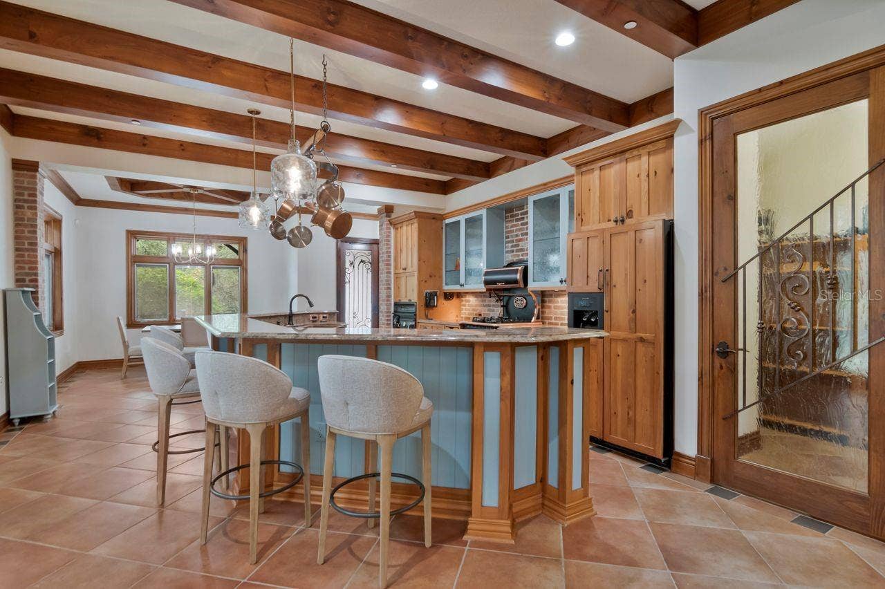 201 OLD OAK LANE, Palm Harbor, FL 34683 201 OLD OAK LANE, Palm Harbor, FL 34683