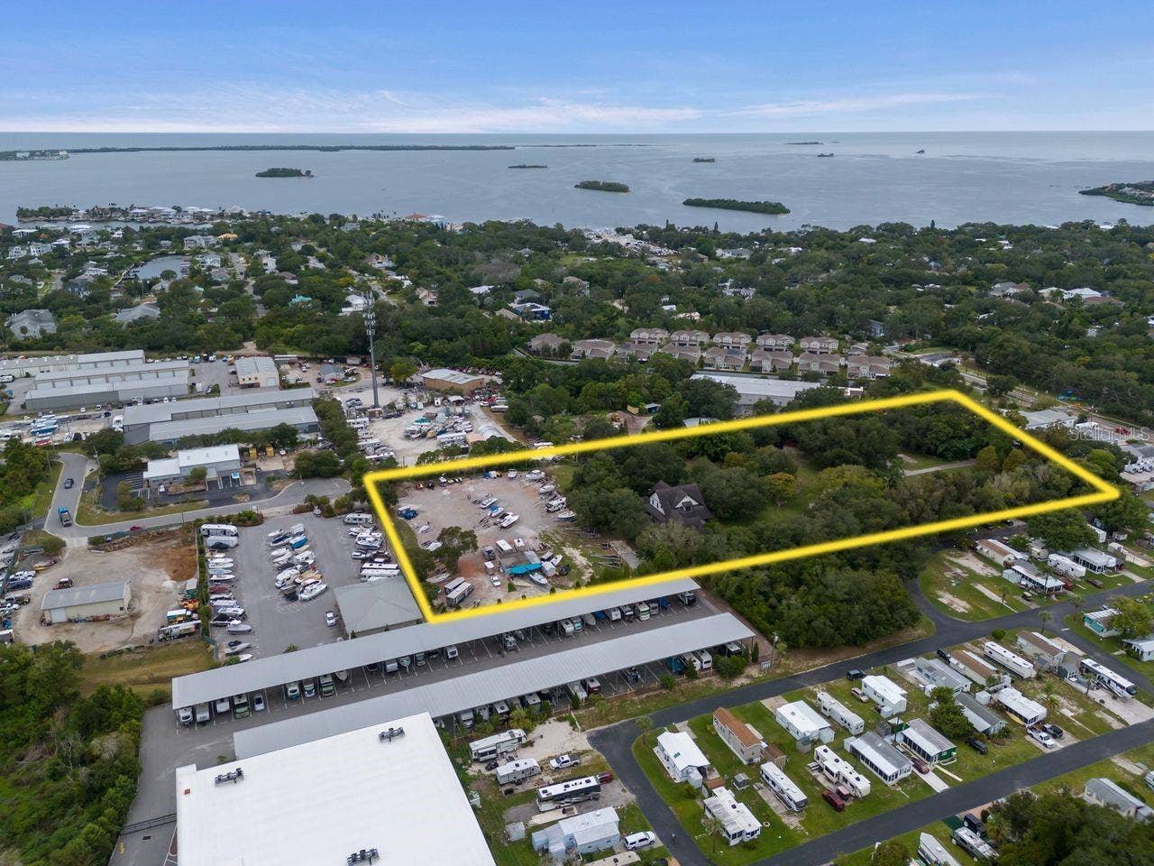201 OLD OAK LANE, Palm Harbor, FL 34683 201 OLD OAK LANE, Palm Harbor, FL 34683