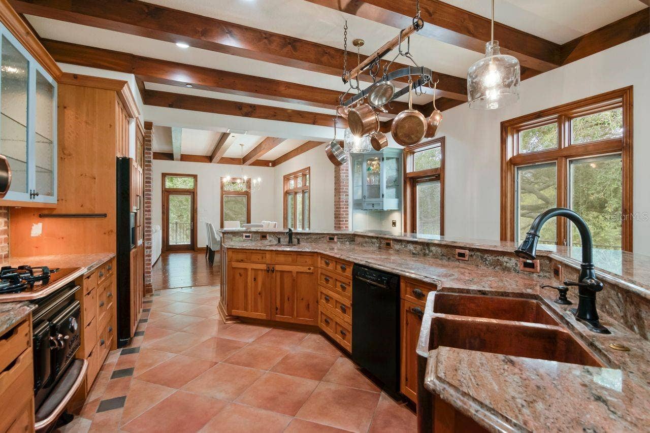 201 OLD OAK LANE, Palm Harbor, FL 34683 201 OLD OAK LANE, Palm Harbor, FL 34683