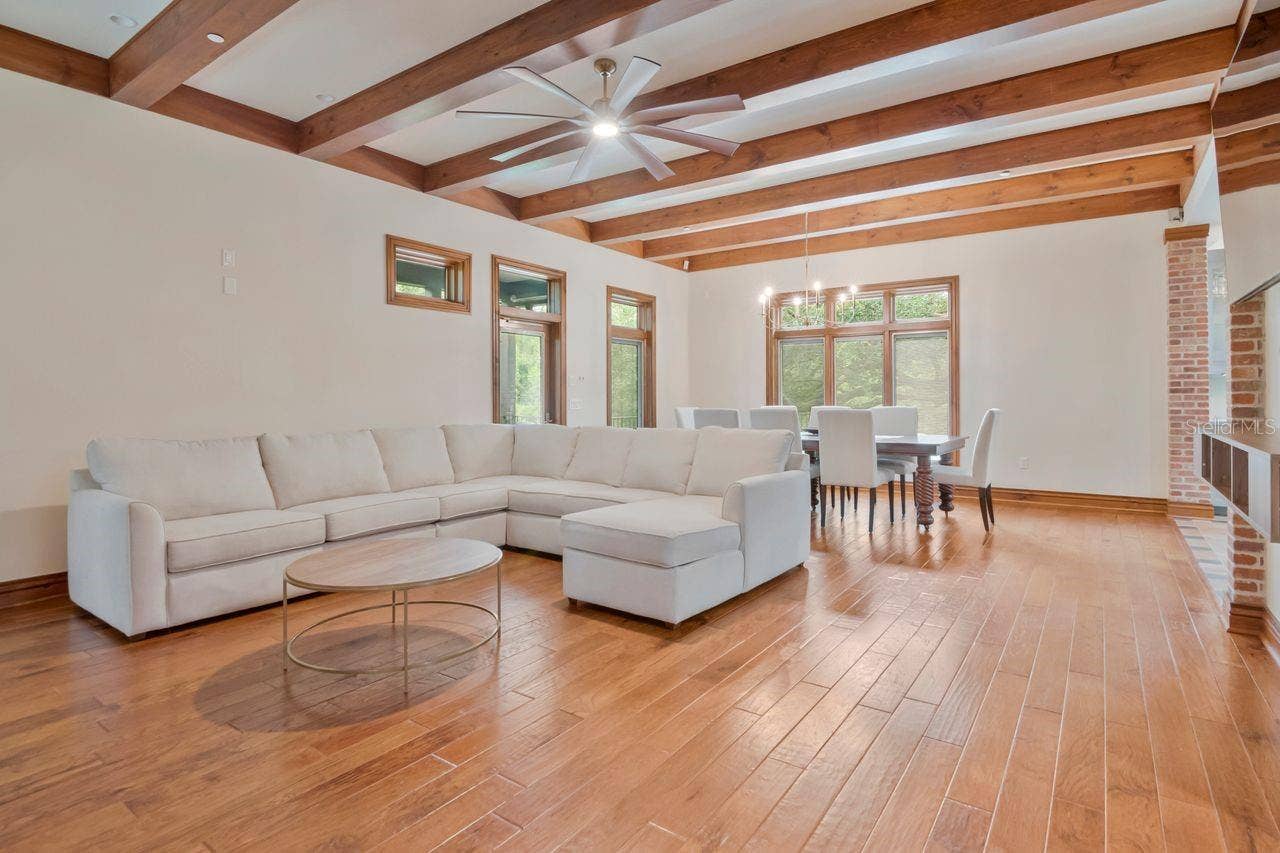 201 OLD OAK LANE, Palm Harbor, FL 34683 201 OLD OAK LANE, Palm Harbor, FL 34683