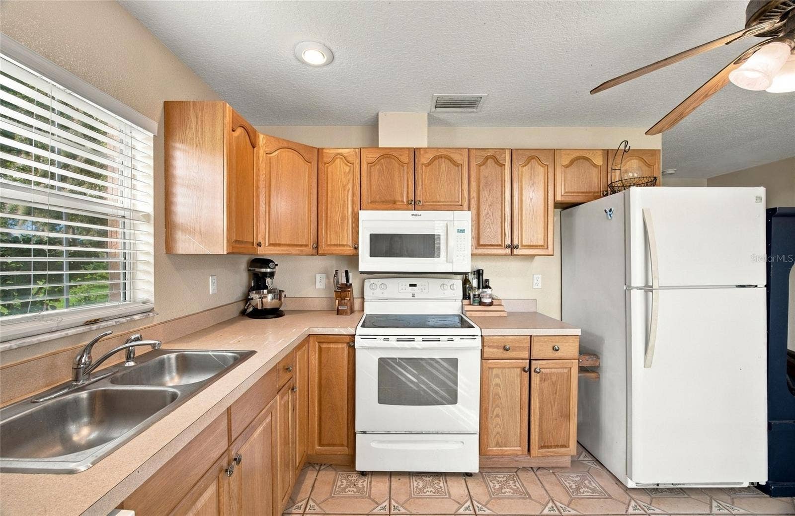 18509 BITTERN AVENUE, Lutz, FL 33558