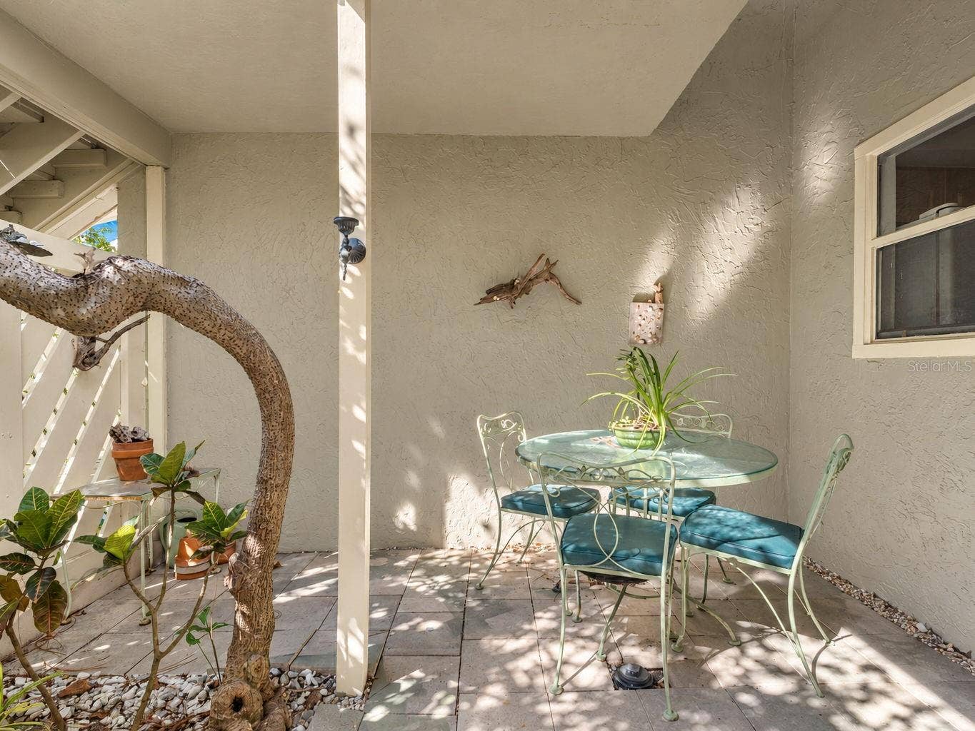 503 WINDRUSH BAY DRIVE, Tarpon Springs, FL 34689 503 WINDRUSH BAY DRIVE, Tarpon Springs, FL 34689