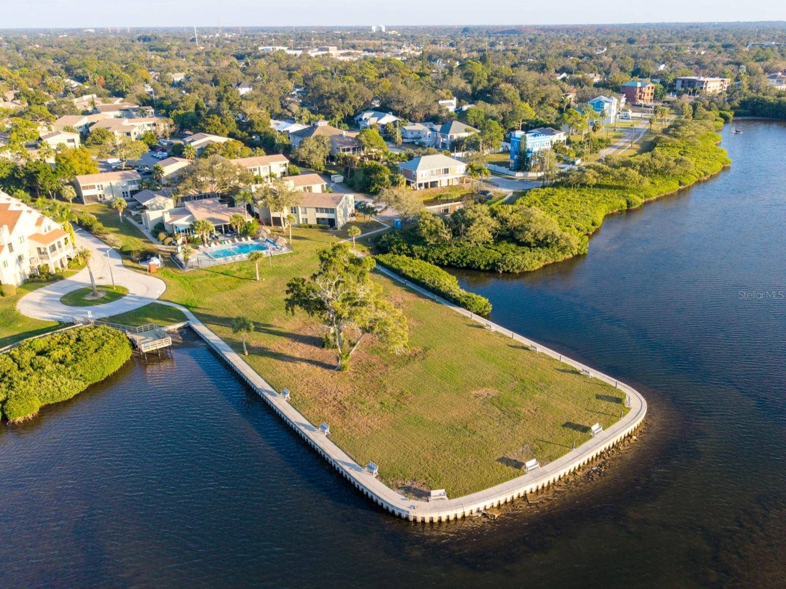 503 WINDRUSH BAY DRIVE, Tarpon Springs, FL 34689 503 WINDRUSH BAY DRIVE, Tarpon Springs, FL 34689