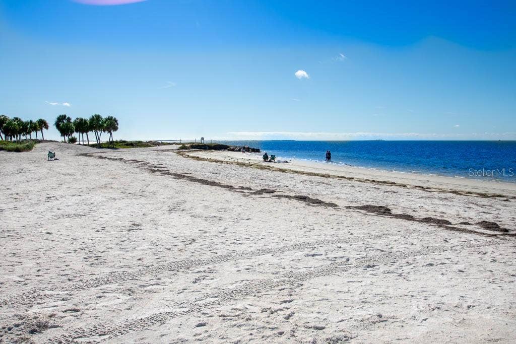 503 WINDRUSH BAY DRIVE, Tarpon Springs, FL 34689 503 WINDRUSH BAY DRIVE, Tarpon Springs, FL 34689