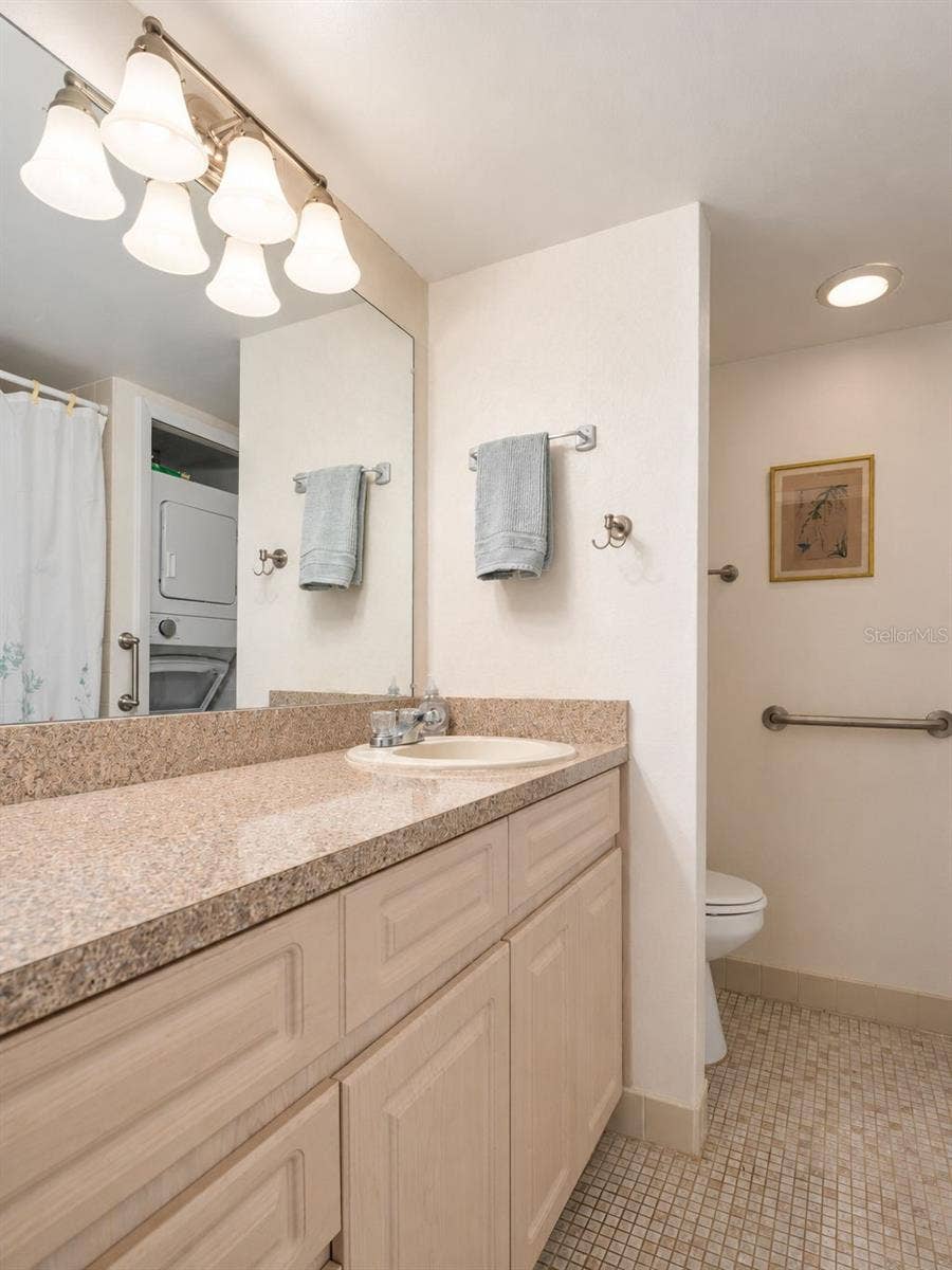 503 WINDRUSH BAY DRIVE, Tarpon Springs, FL 34689 503 WINDRUSH BAY DRIVE, Tarpon Springs, FL 34689