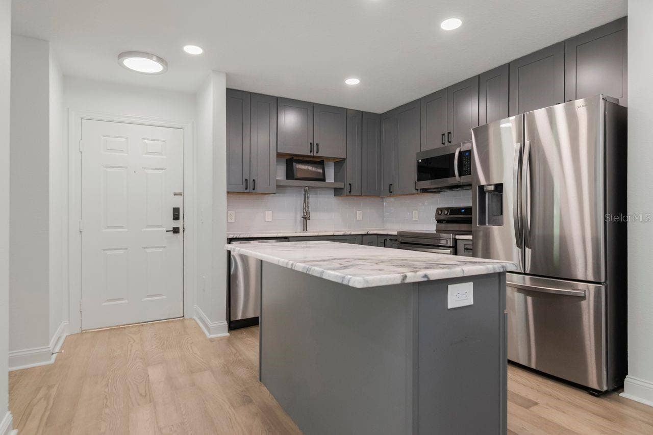 9481 HIGHLAND OAK DR., #514, Tampa, FL 33647 9481 HIGHLAND OAK DR., #514, Tampa, FL 33647
