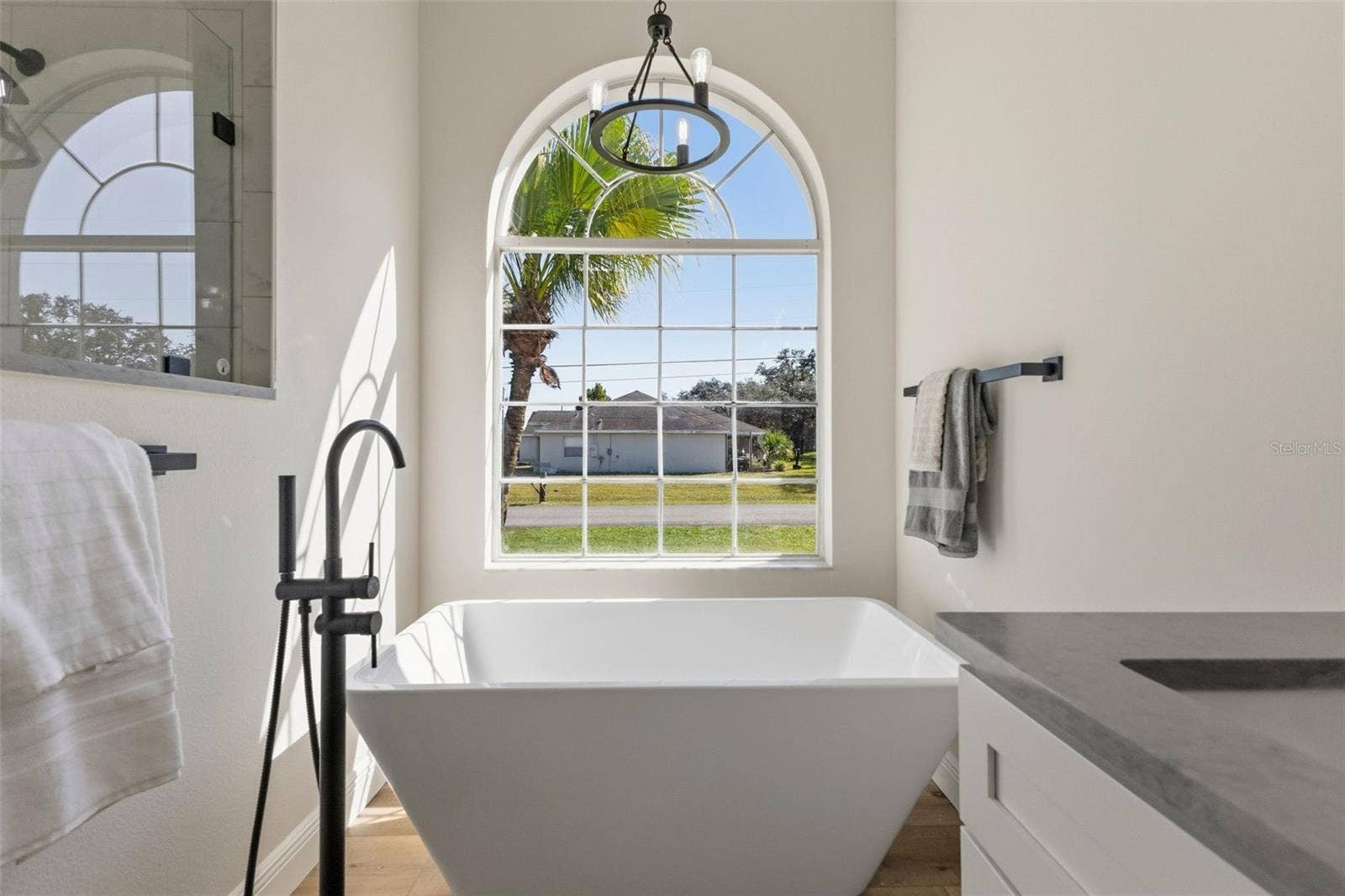 1379 HENRY AVENUE, Spring Hill, FL 34608 Primary Bathroom