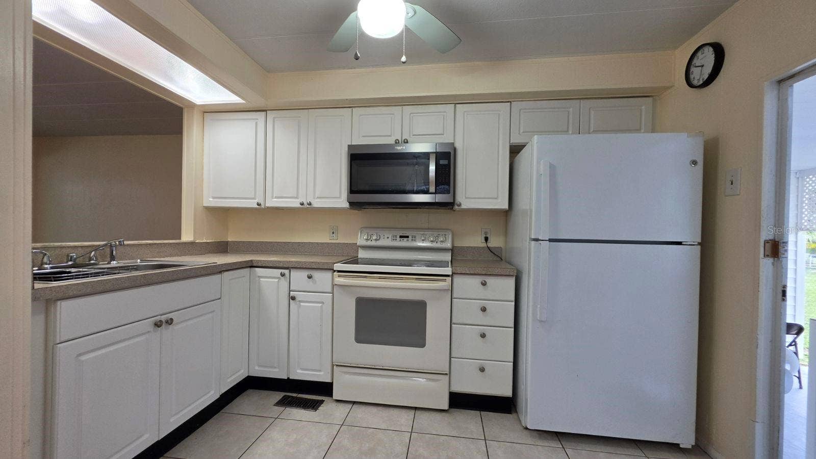 8082 FAIRLANE AVENUE, Brooksville, FL 34613 8082 FAIRLANE AVENUE, Brooksville, FL 34613