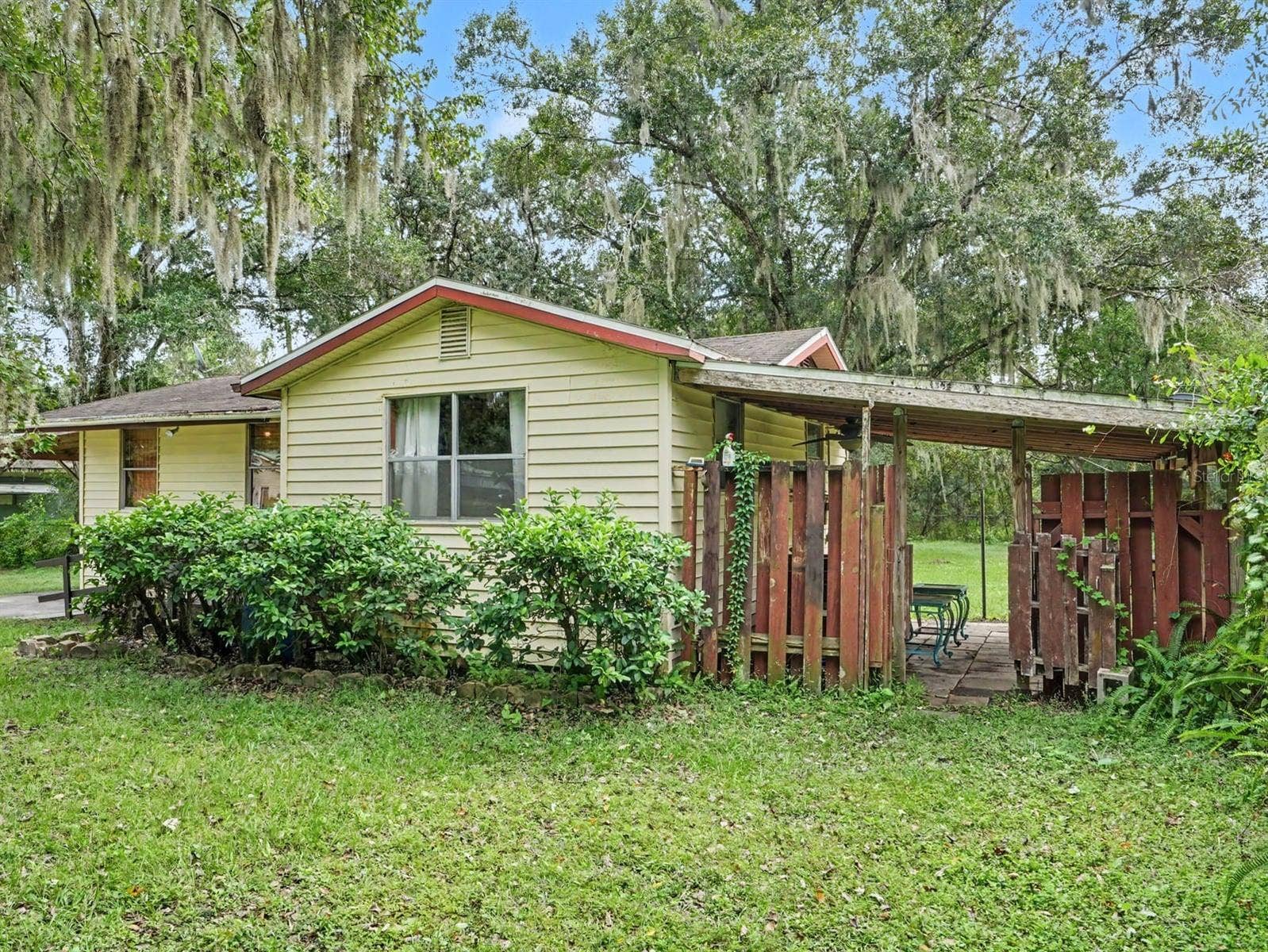 3015 STRAWBERRY LANE, Lakeland, FL 33801 Rear Deck & Covered Patio Extend Your Living Space