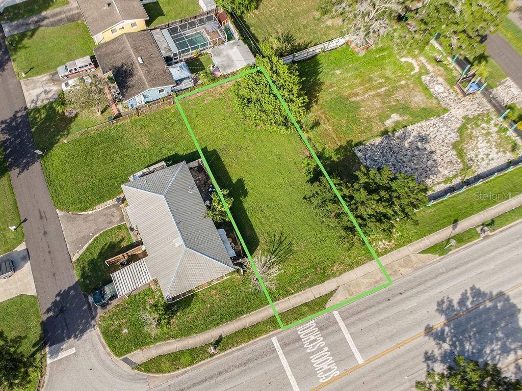 3035 62ND AVENUE N, St Petersburg, FL 33702 3035 62ND AVENUE N, St Petersburg, FL 33702