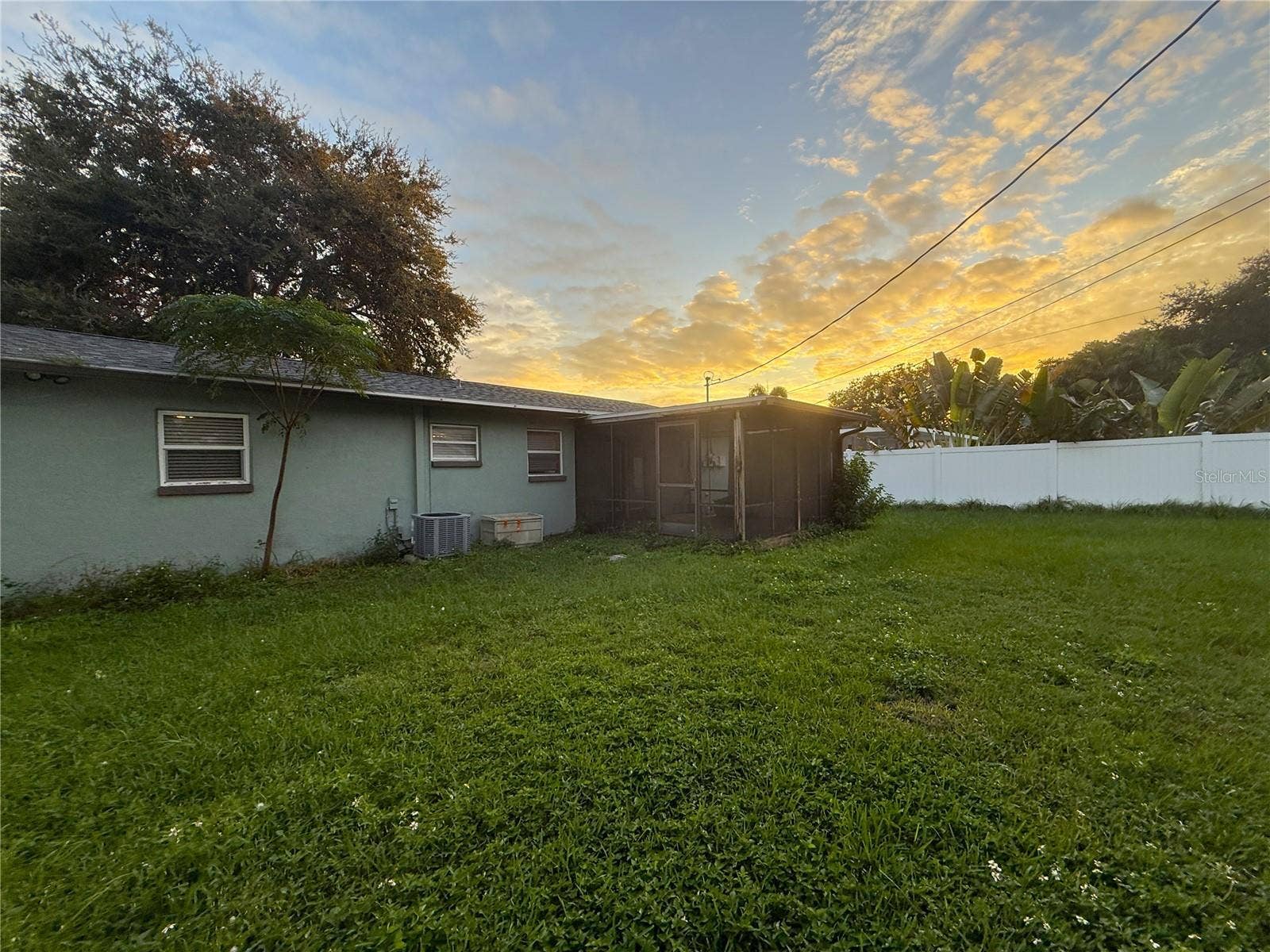 11083 VALENCIA AVENUE, Seminole, FL 33772 Large Back Yard