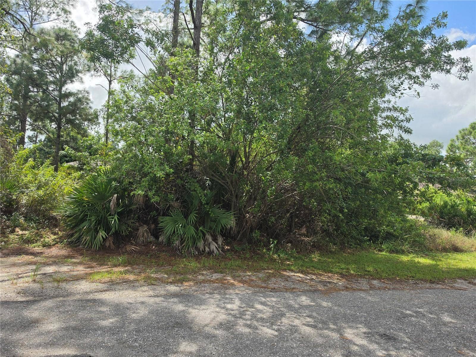 902 E 15TH STREET, Lehigh Acres, FL 33972 902 E 15TH STREET, Lehigh Acres, FL 33972