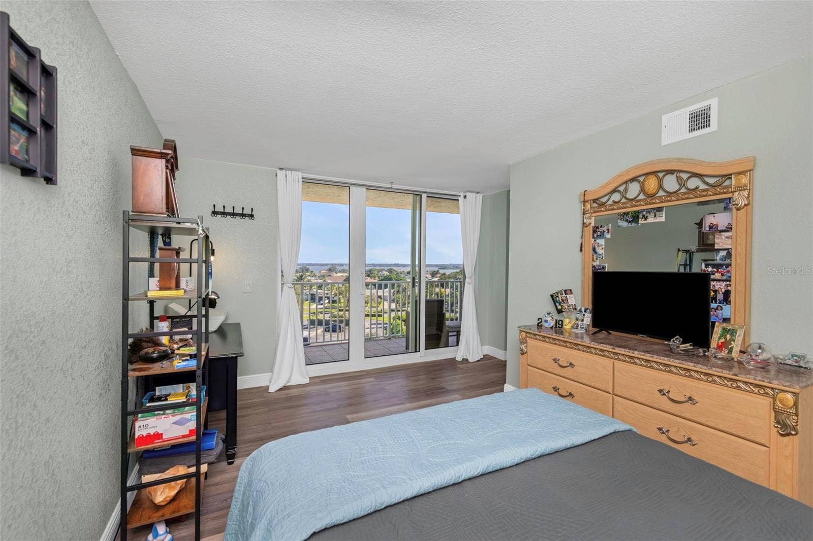 736 ISLAND WAY, #601, Clearwater, FL 33767 736 ISLAND WAY, #601, Clearwater, FL 33767