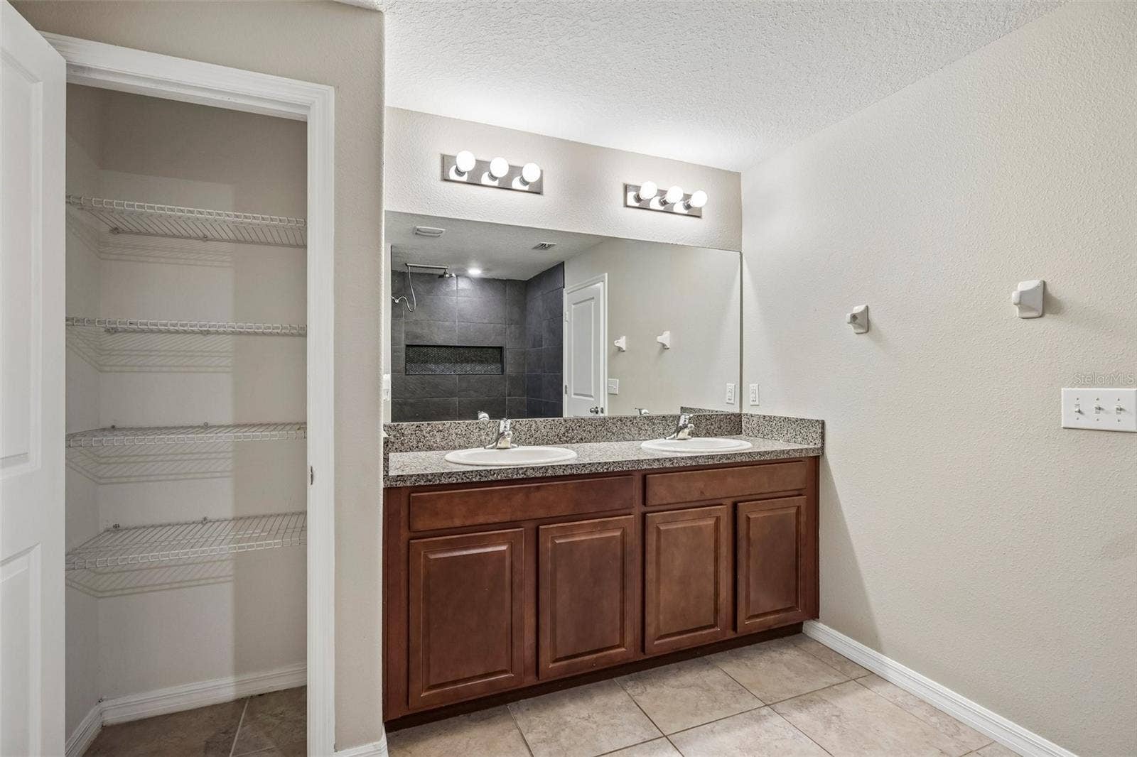 4103 GLOBE THISTLE DRIVE, Tampa, FL 33619 4103 GLOBE THISTLE DRIVE, Tampa, FL 33619