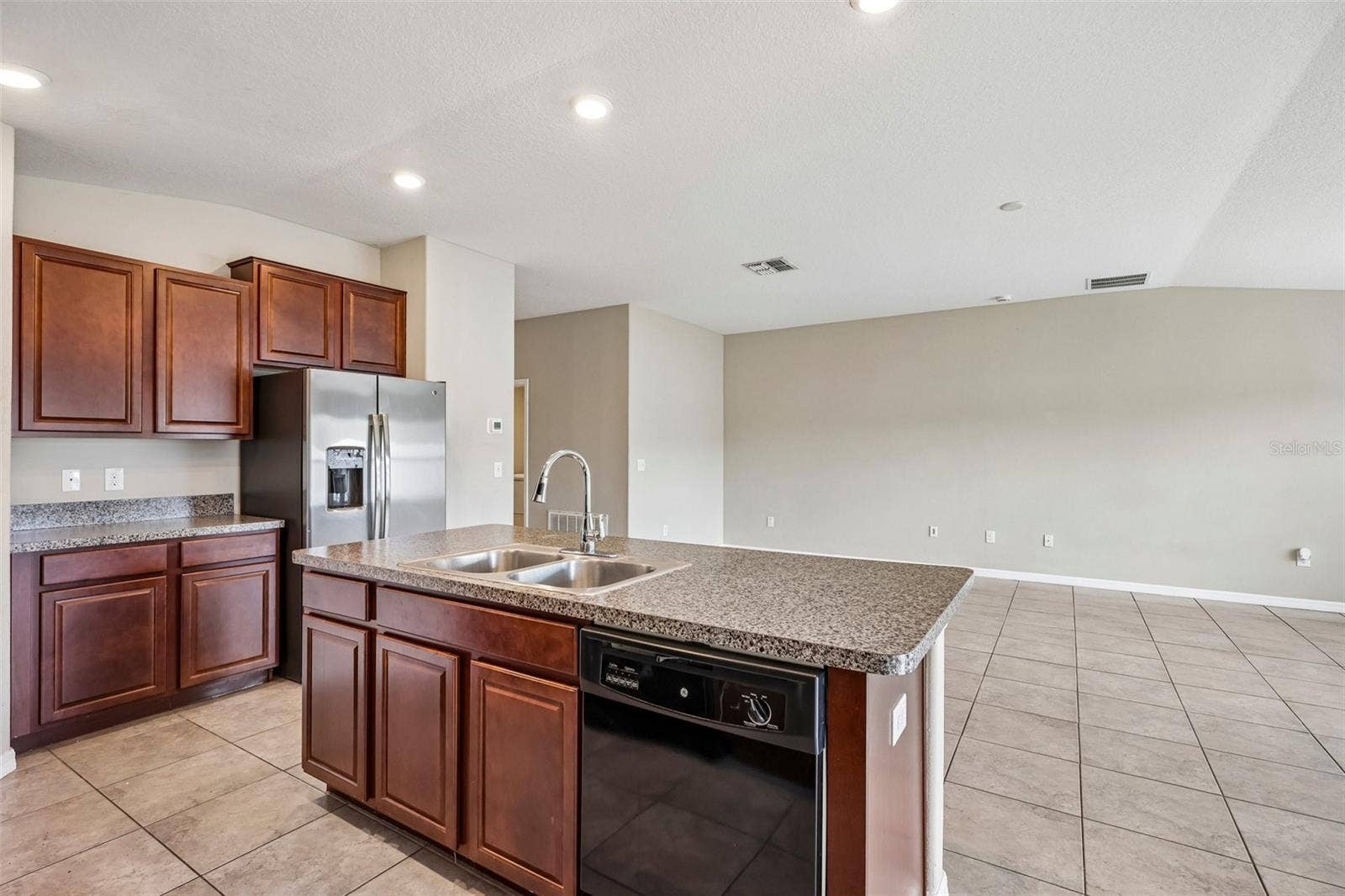4103 GLOBE THISTLE DRIVE, Tampa, FL 33619 4103 GLOBE THISTLE DRIVE, Tampa, FL 33619