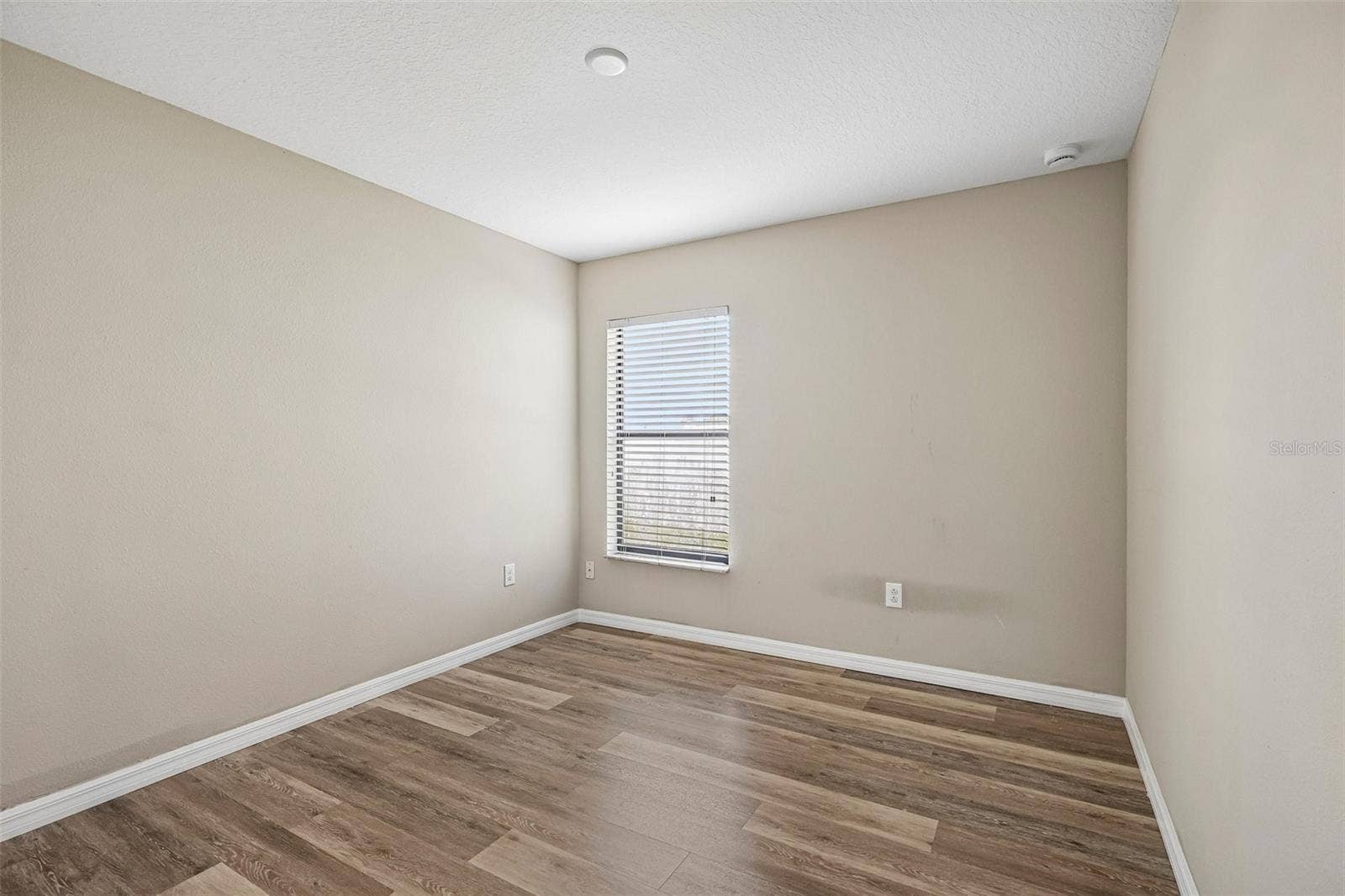 4103 GLOBE THISTLE DRIVE, Tampa, FL 33619 4103 GLOBE THISTLE DRIVE, Tampa, FL 33619