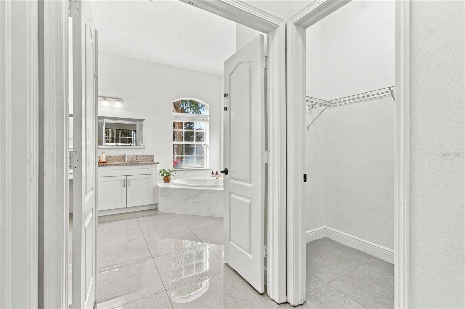 20827 WOODVALE LANE, Land O Lakes, FL 34638