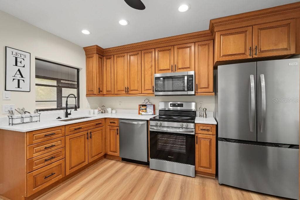 3010 LONGBROOKE WAY, Clearwater, FL 33760 3010 LONGBROOKE WAY, Clearwater, FL 33760