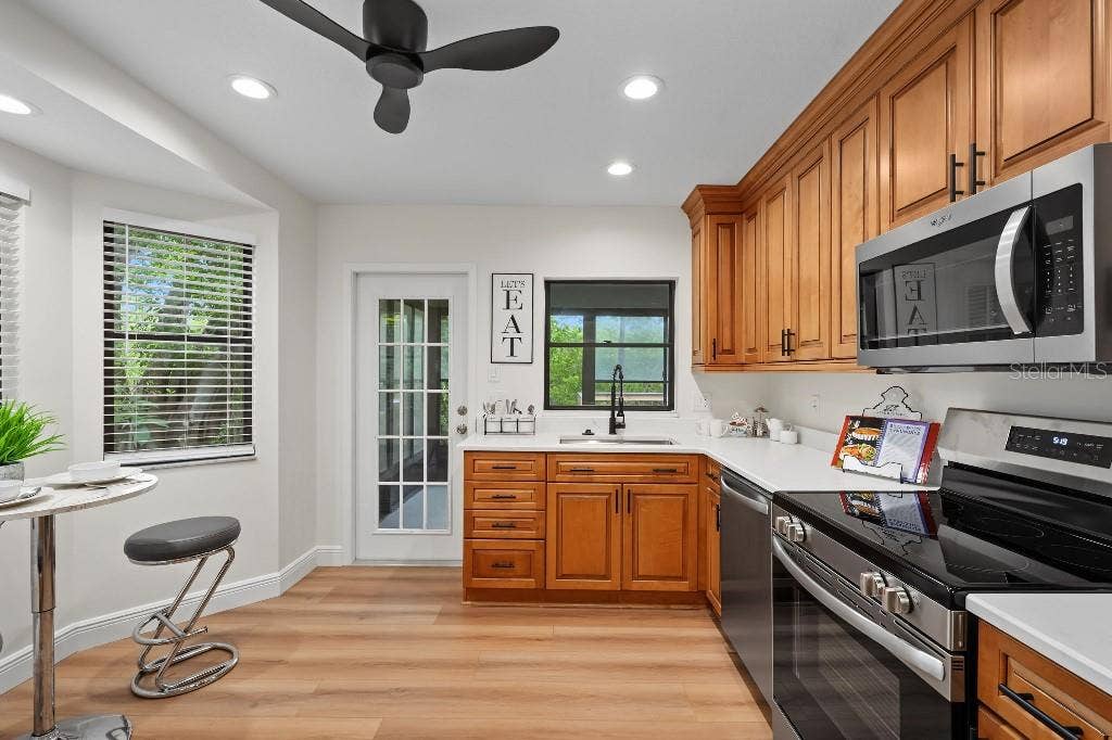 3010 LONGBROOKE WAY, Clearwater, FL 33760 3010 LONGBROOKE WAY, Clearwater, FL 33760