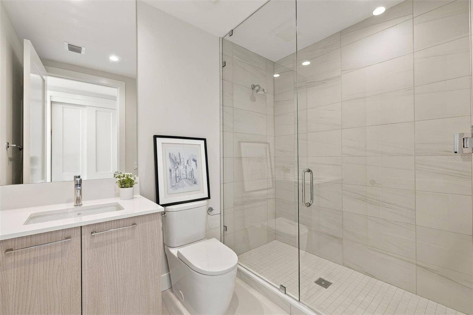 275 1ST AVENUE S, #3606, St Petersburg, FL 33701 Bathroom 3
