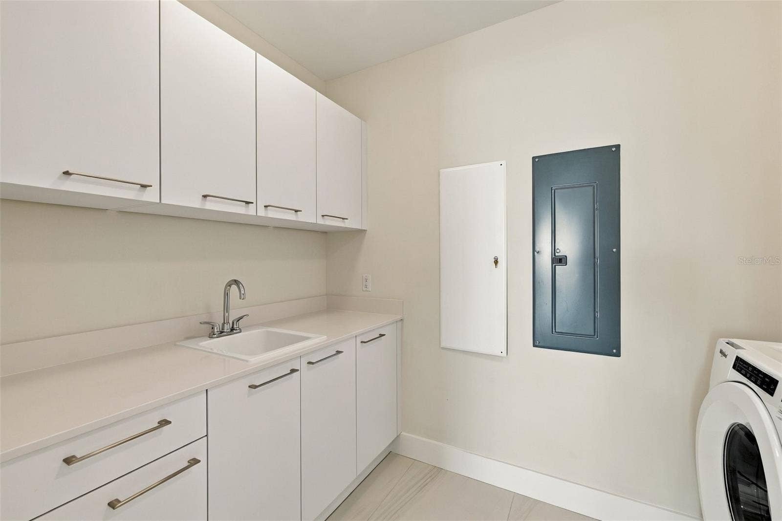 275 1ST AVENUE S, #3606, St Petersburg, FL 33701 Laundry room