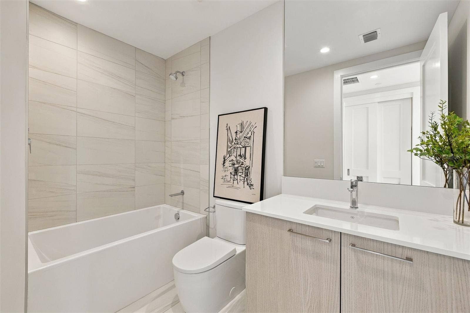 275 1ST AVENUE S, #3606, St Petersburg, FL 33701 Bathroom 2