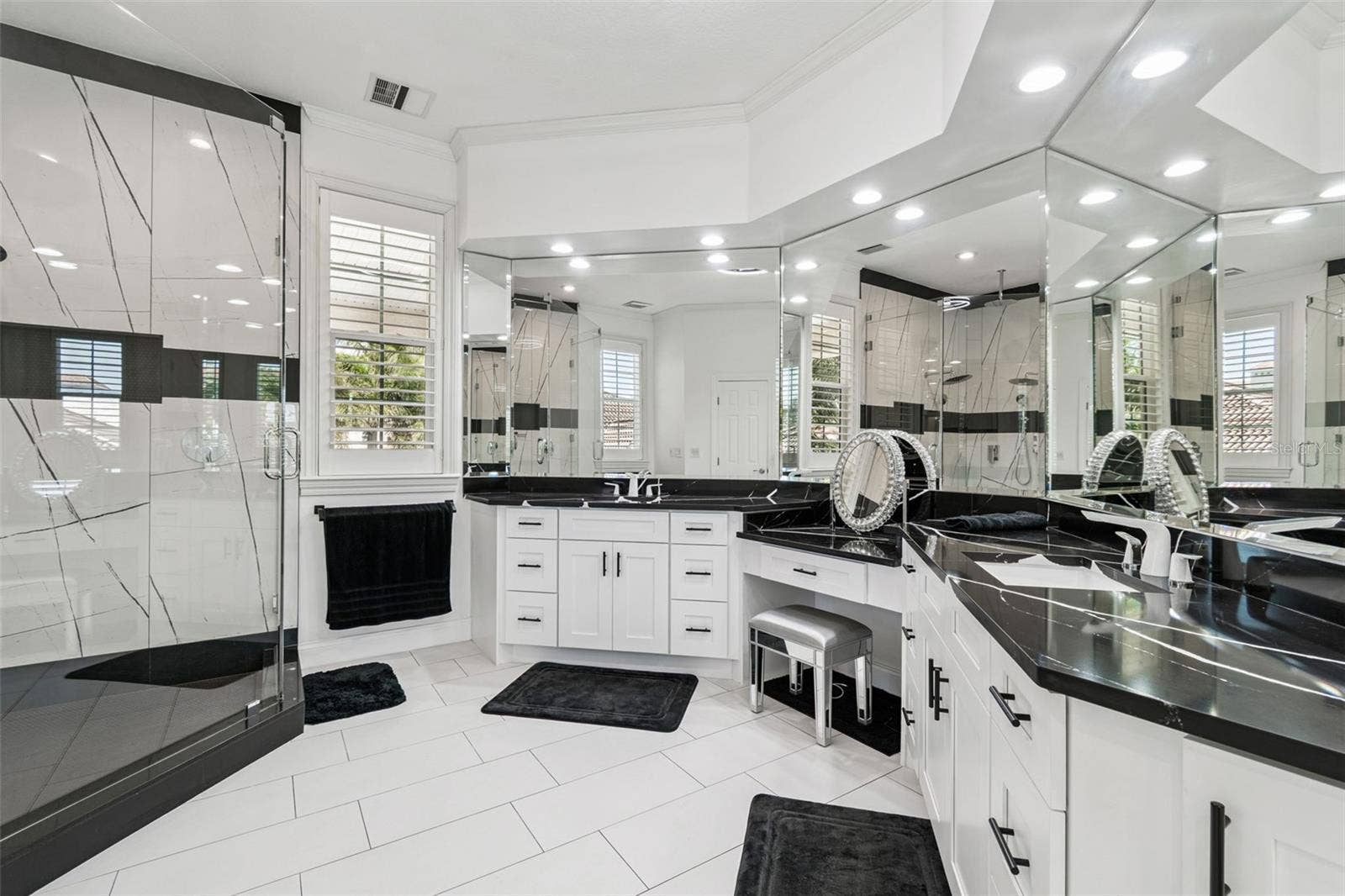 4707 SKIMMER WAY S, St Petersburg, FL 33711 Primary Bathroom