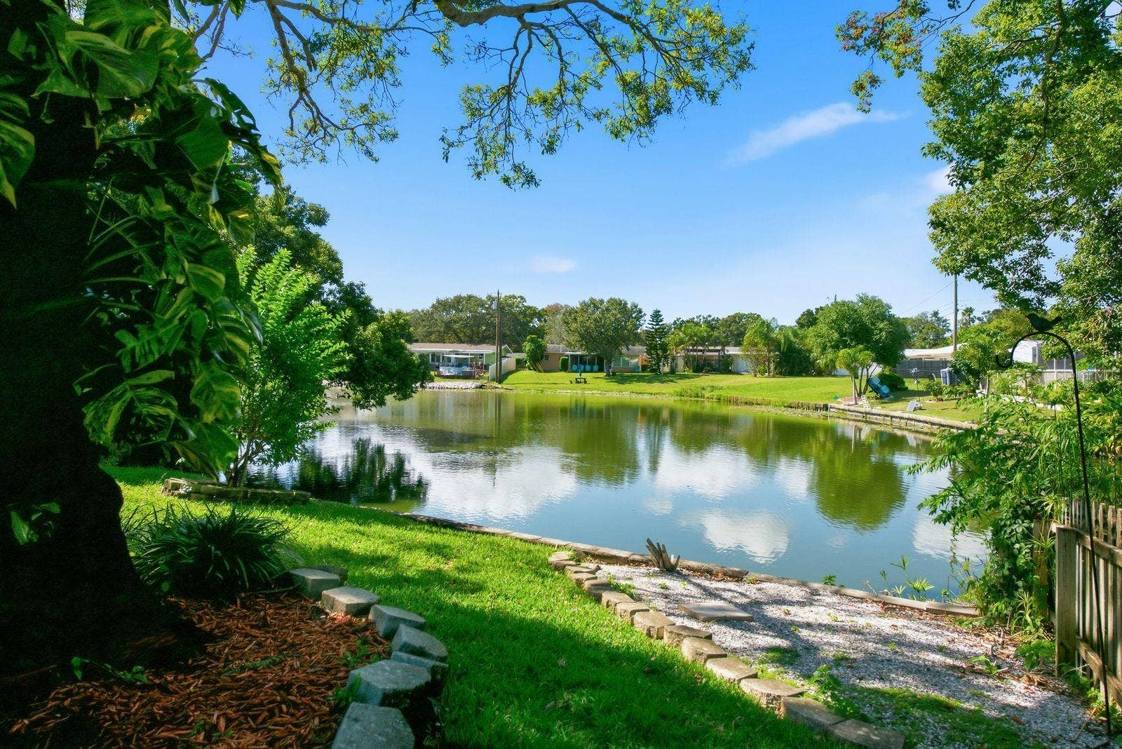 700 GERSHWIN DRIVE, Largo, FL 33771 700 GERSHWIN DRIVE, Largo, FL 33771