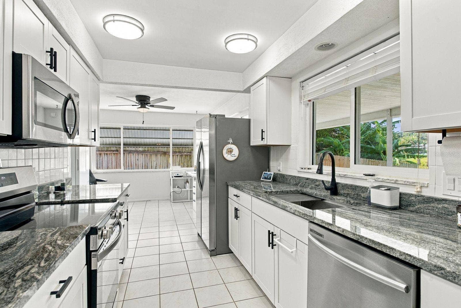 700 GERSHWIN DRIVE, Largo, FL 33771 700 GERSHWIN DRIVE, Largo, FL 33771