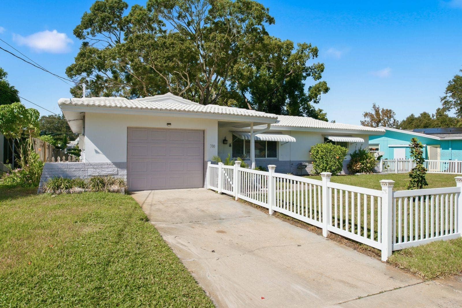 700 GERSHWIN DRIVE, Largo, FL 33771 700 GERSHWIN DRIVE, Largo, FL 33771