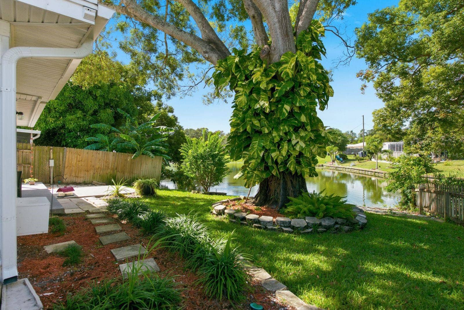 700 GERSHWIN DRIVE, Largo, FL 33771 700 GERSHWIN DRIVE, Largo, FL 33771