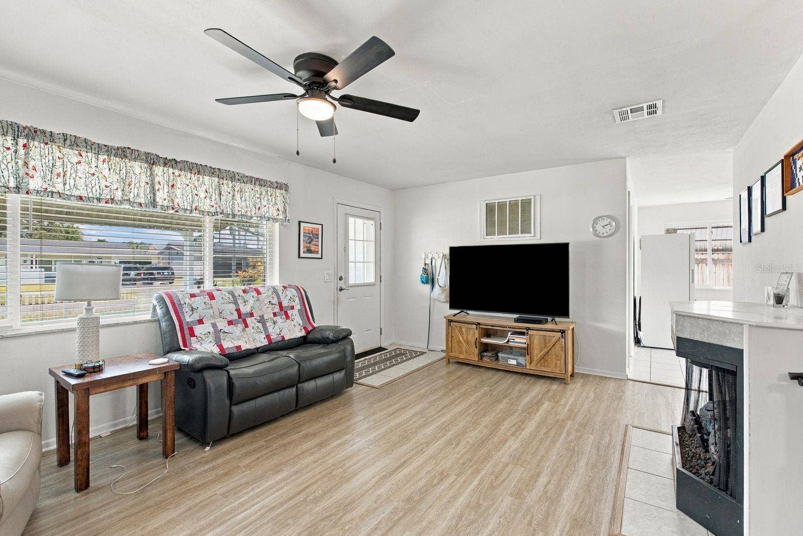 700 GERSHWIN DRIVE, Largo, FL 33771 700 GERSHWIN DRIVE, Largo, FL 33771
