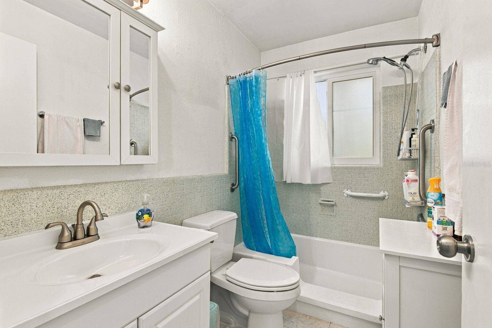 700 GERSHWIN DRIVE, Largo, FL 33771 700 GERSHWIN DRIVE, Largo, FL 33771