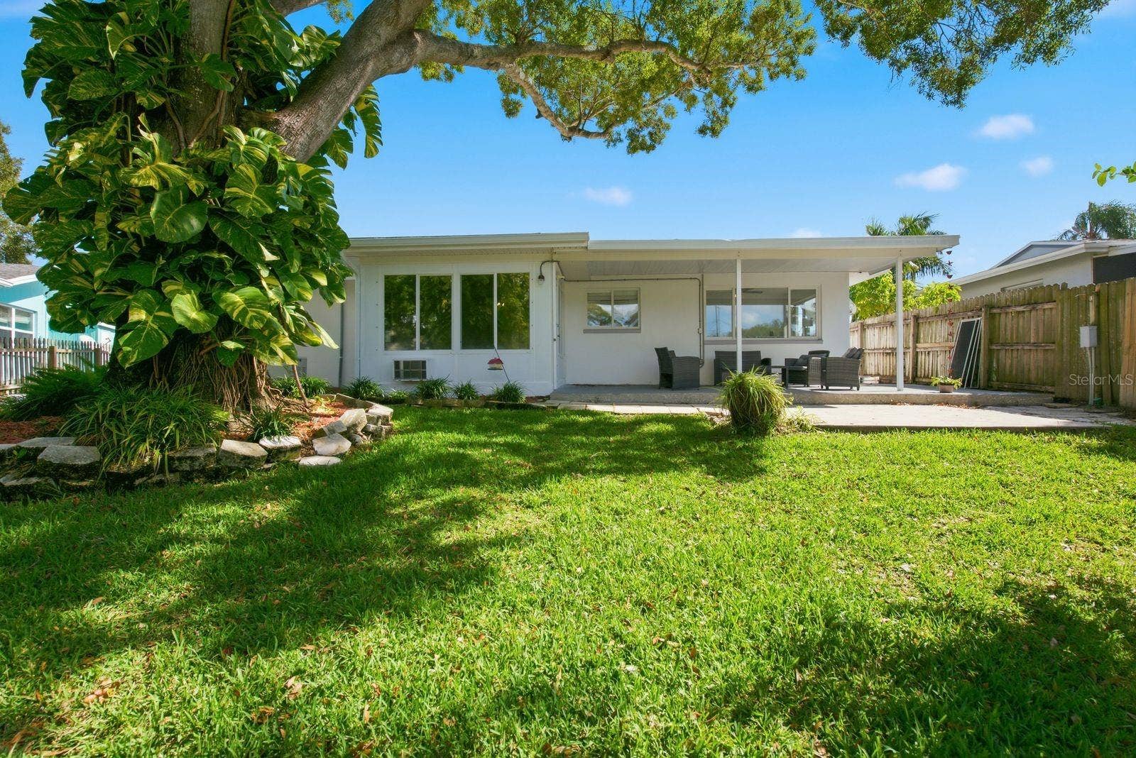 700 GERSHWIN DRIVE, Largo, FL 33771 700 GERSHWIN DRIVE, Largo, FL 33771