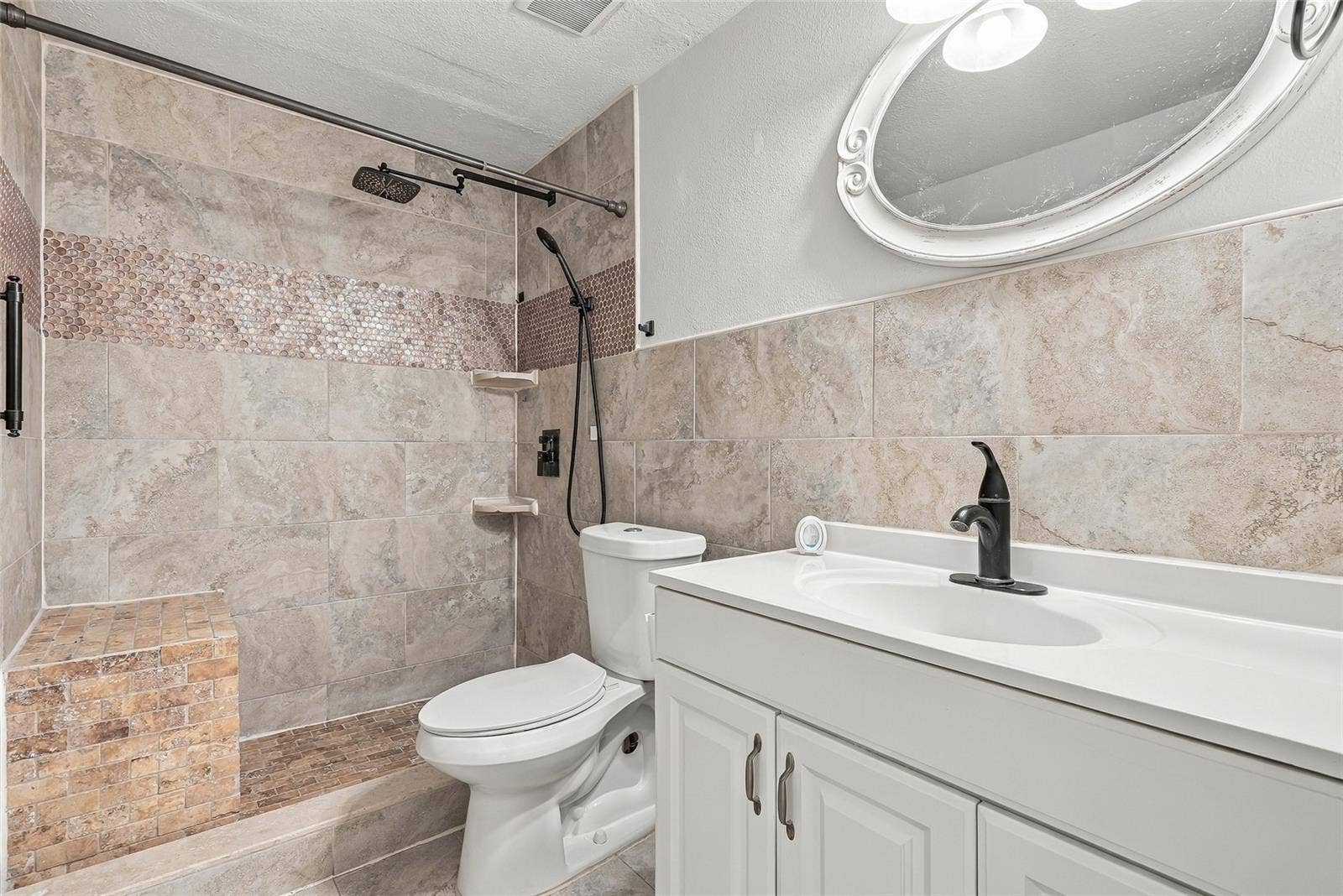 9608 ELGIN COURT, Tampa, FL 33615 Guest Bath