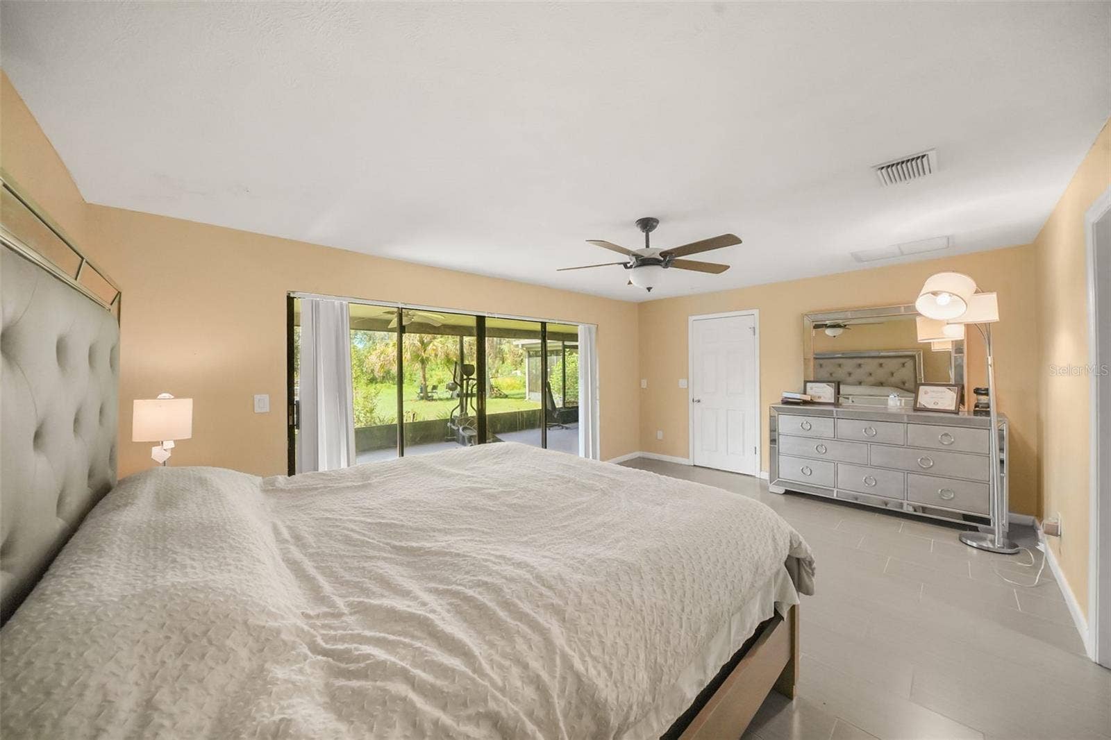 6912 SENOJ DRIVE, Tampa, FL 33610