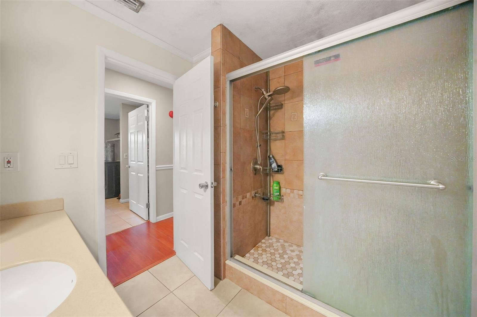 6912 SENOJ DRIVE, Tampa, FL 33610