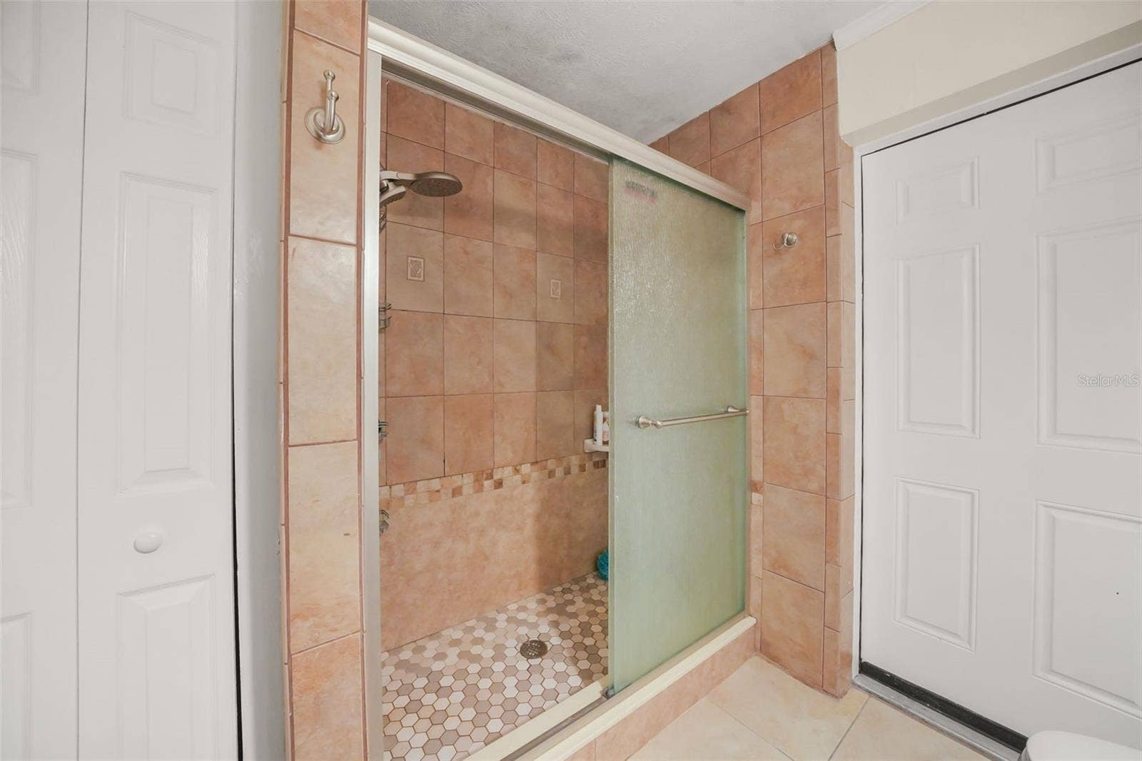 6912 SENOJ DRIVE, Tampa, FL 33610
