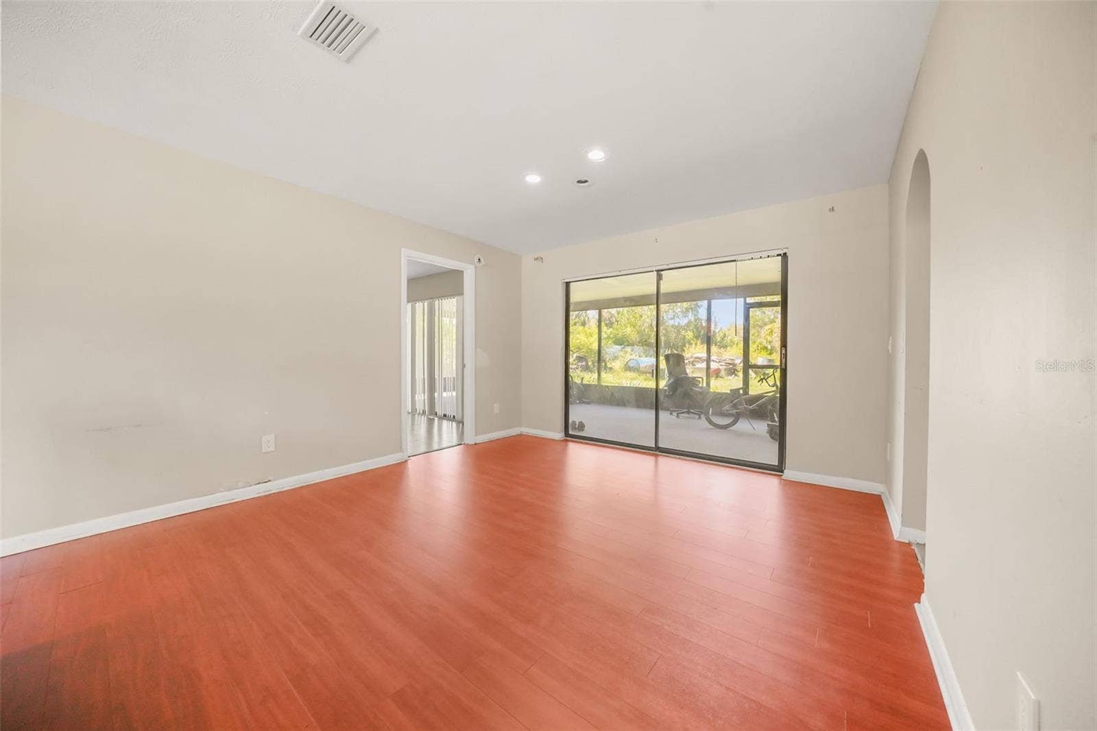 6912 SENOJ DRIVE, Tampa, FL 33610