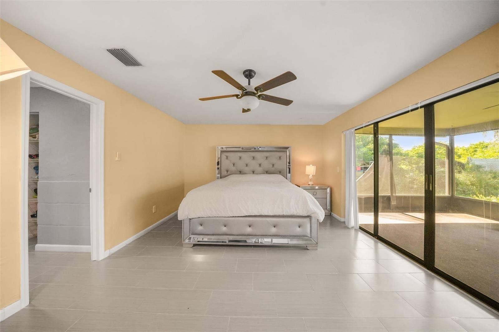 6912 SENOJ DRIVE, Tampa, FL 33610