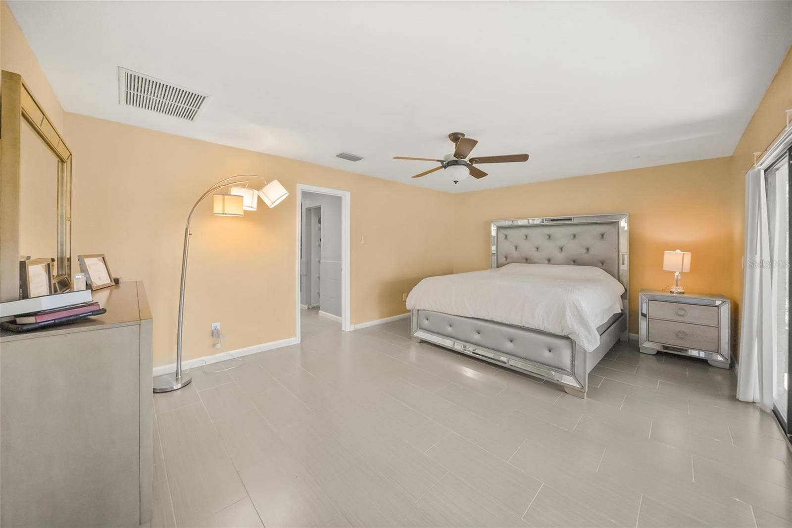 6912 SENOJ DRIVE, Tampa, FL 33610