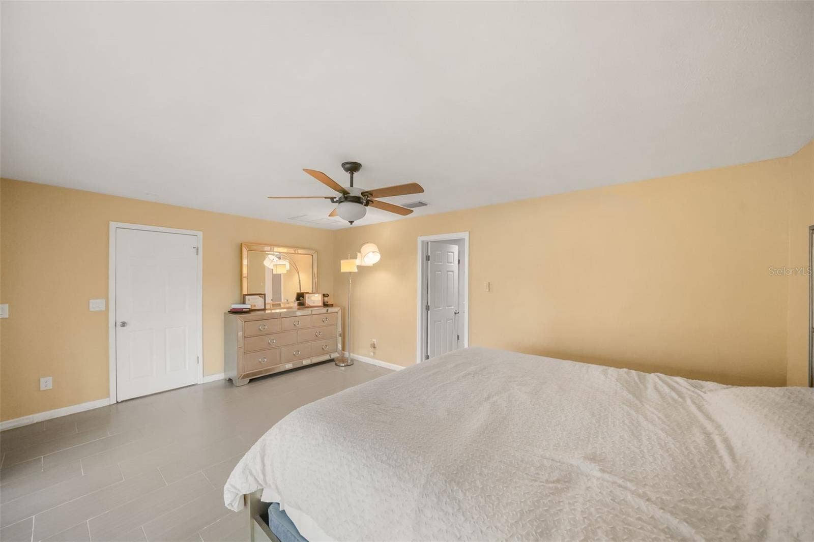6912 SENOJ DRIVE, Tampa, FL 33610