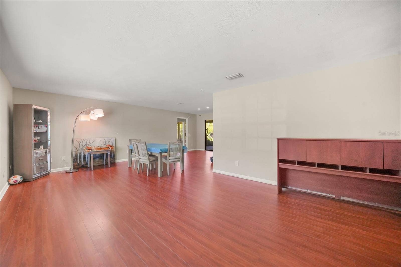 6912 SENOJ DRIVE, Tampa, FL 33610